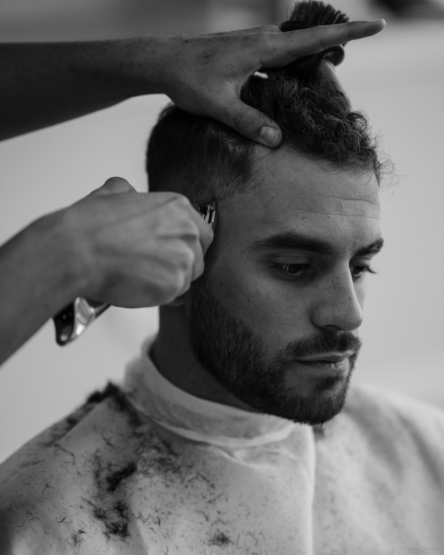 Barber at work in 1511 Stanza